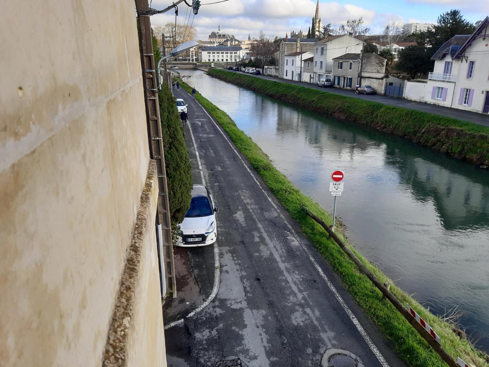 Niort Au Bord De L'Eau 3 Apartment Luaran gambar